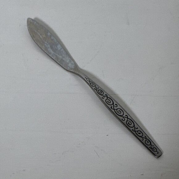 Gorham SPANISH SCROLL Stainless Butter Knife Burnished Glossy SilverwareFlatware - Picture 2 of 5